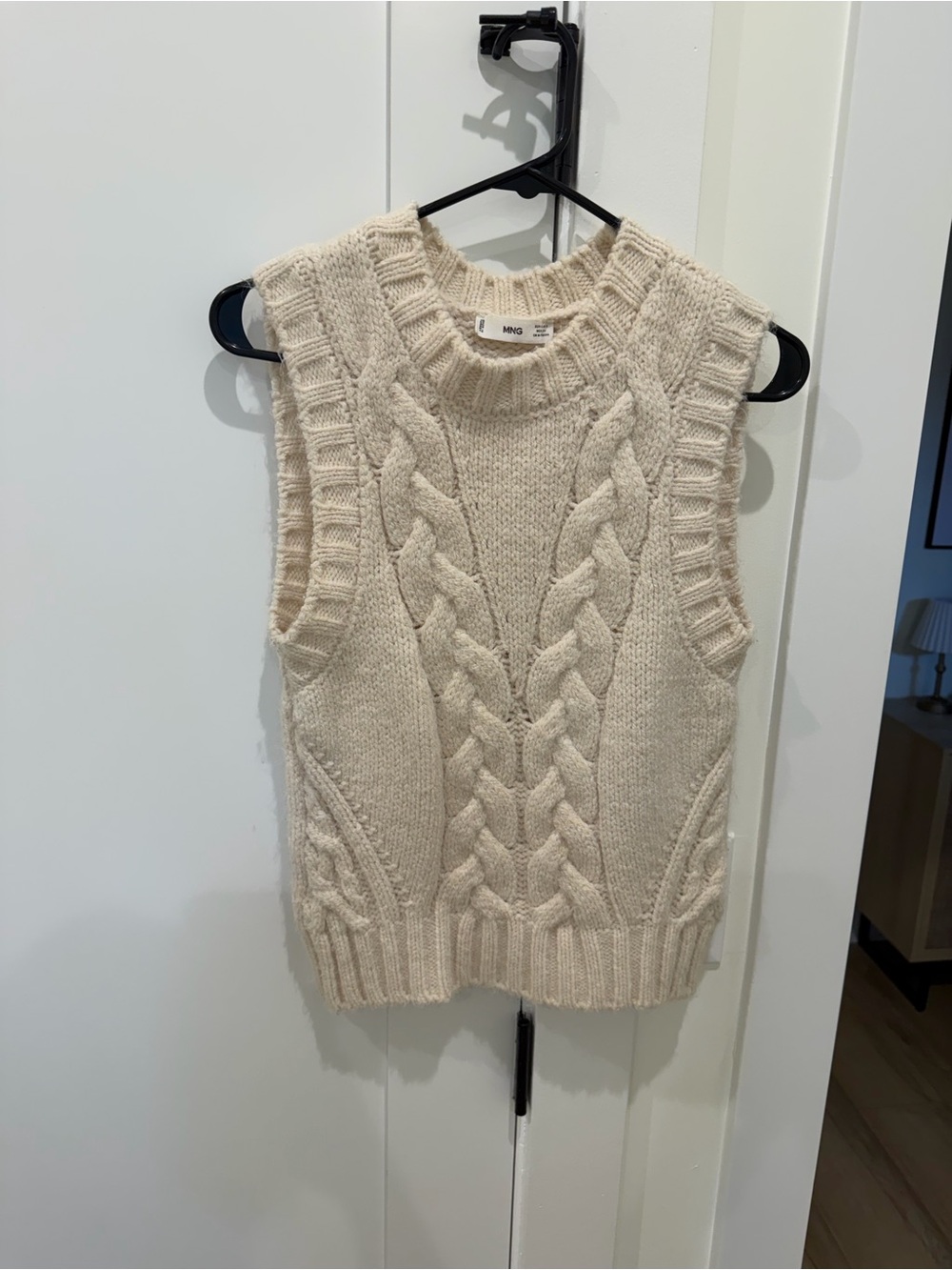 Mango Cream Cable-Knit Sleeveless Sweater Vest